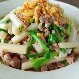 ผัดไหลบัว ( ไม่มีข้าว )