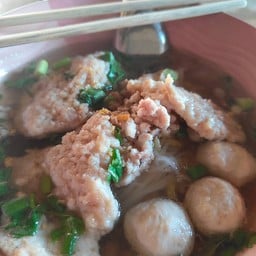 ร้านก๋วยเตี๋ยวรู อาหารตามสั่ง (ป๋าขวด)