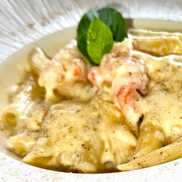 มักกะโรนี กับกุ้งและซอสครีมชีส