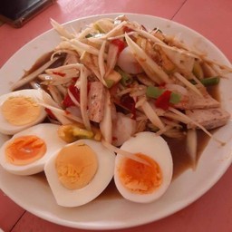 ตำแตงไข่ต้มกุ้งดิบหมูยอ