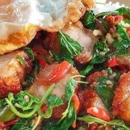 ครัวบ้านนุ้ยตามสั่งและยำ