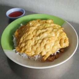 ข้าวไข่เจียวหมูสับ + ไส้กรอก