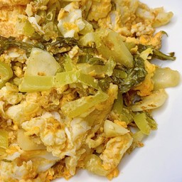 ข้าวราดผักกาดดองผัดไข่