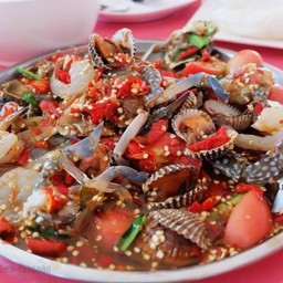 ยำรวมทะเลน้ำปลาร้า