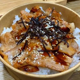 ข้าวหมูผัดซอสเผ็ดเกาหลี (เลือกเนื้อสัตว์ในหัวข้อค่ะ)