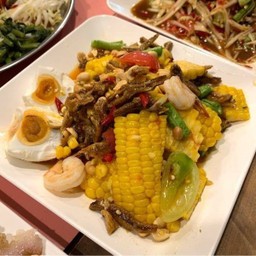 ตำข้าวโพดกุ้งสุกปลากรอบ