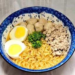 มาม่าหมูสับ