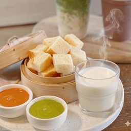 Set ปังนึ่งจิ้ม ชาไทย ใบเตย + นมสดร้อนๆ