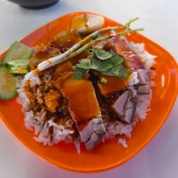 ก๋วยจั๊บคุณอุ๊ย ข้างเซเว่นไร่ขิง36