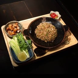 ข้าวผัดแหนม หมูทอด