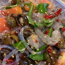 ยำกุ้งดิบหอยโข่งน้ำปลาร้า