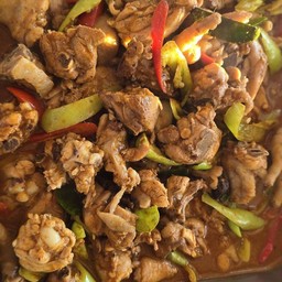 ไก่คั่วพริกแกงแพนง