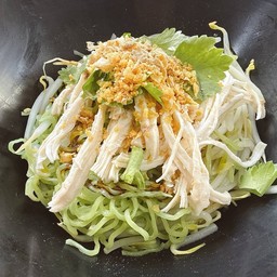 ก๋วยเตี๋ยวแห้ง ระบุด้วยนะคะว่า ใส่ซีอิ้วดำไหม