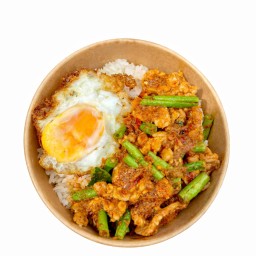 ข้าวพริกแกงไก่ไข่ดาว