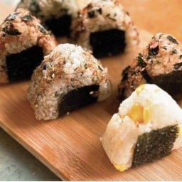 ข้าวปั้นญี่ปุ่น มามาซูบิ Mamasubi Onigiri สาขาท่ามหาราช ท่ามหาราช (ท่าน้ำ3)