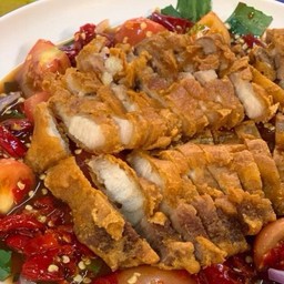 ยำหมูสามชั้นทอดน้ำปลาร้า