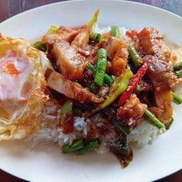 ครัวป้าต้อยยำแซ่บ อาหารตามสั่ง