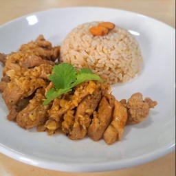 ข้าวกล้องไก่กระเทียมพริกไทย (คลีน) Stir Fried Chicken Garlic and Pepper