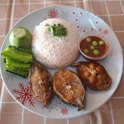 ข้าวหมูทอดบ้านยาย