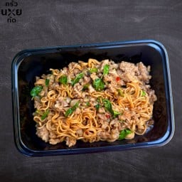 ผัดมาม่ากระเพราหมูสับ