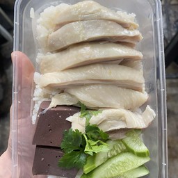 ข้าวมันไก่ต้มครับ