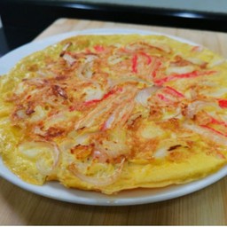 ข้าวไข่เจียวไส้กรอก+ปูอัด