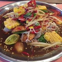 ยำข้าวโพดกุ้งดิบน้ำปลาร้า