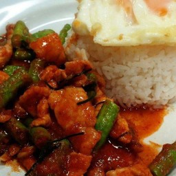 ผัดพริกแกง