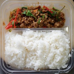 ข้าวกะเพราเนื้อ