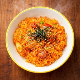 ข้าวผัดโคชูจังกิมจิเกาหลี