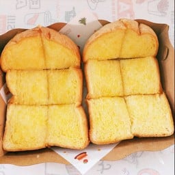 ทางร้านใช้ขนมปังฟาร์มเฮ้าส์ รอยัลเบรด