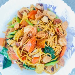 หมี่เหลืองผัดซีอิ๊วซีฟู้ด