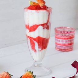 สตรอเบอร์รี่โยเกิร์ตปั่น