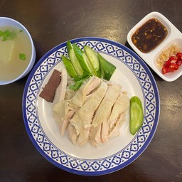 ข้าวมันไก่ธรรมดา(พร้อมน้ำจิ้มสูตรเฉพาะ)