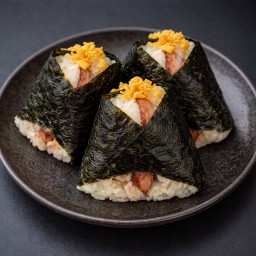 ข้าวปั้นหมูปิ้ง 3 ชิ้น