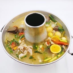 อาหารตามสั่ง แม่สุณีเจ้าเก่า (The Rich Café and Buds)