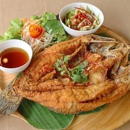 ปลากระพงทอดน้ำปลา