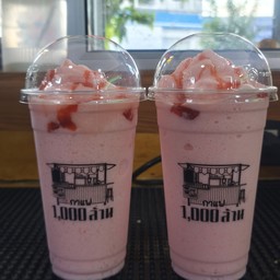 สตรอเบอรี่นมสดปั่น