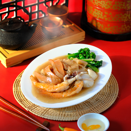 ราดหน้าโรงเหล็ก และอาหารตามสั่ง นานา