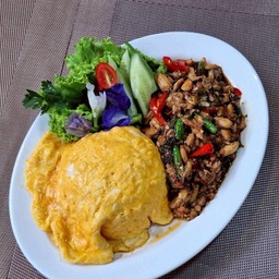 ข้าวกระเพราไข่ข้นโคตรปู