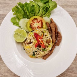 ข้าวผัดหมูแดดเดียว