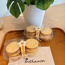 แคร็กเกอร์ใส่สับปะรด