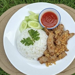 ข้าวหมูทอดกระเทียม