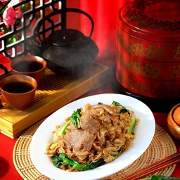 อร่อย ผัดซีอิ๊วหมูนุ่ม-เส้นใหญ่