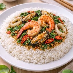 ข้าวผัดกะเพรา