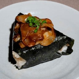 โอนิกิริ หมูสามชั้น พ่นไฟ おにぎり