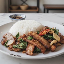 ข้าวกะเพราคอหมูย่าง