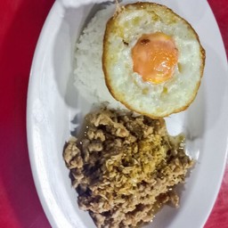 ข้าวหมูกระเทียม