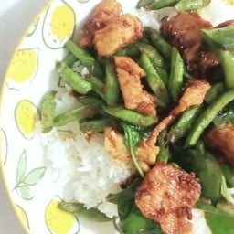 ผัดกระเพราสูตรคุณแม่