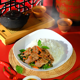 กระเพราหมูชิ้น พริกขี้หนูสวน รสจัด